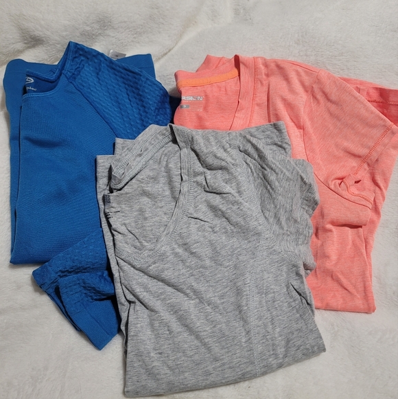 Tops Medium Lot Of 7 Activewear Tops Tanks Gym Yoga Tech Run Workout Danskin - Picture 3 of 4